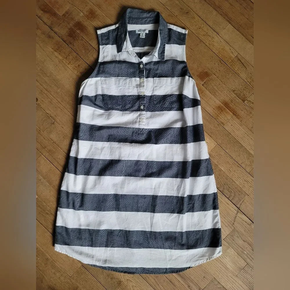 Old Navy Sleeveless Dress, Blue and White, Size‎ Medium